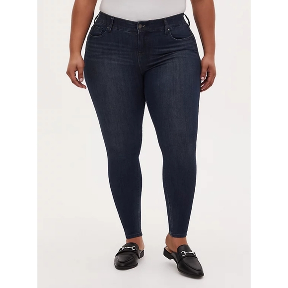 Torrid Blue Bombshell Skinny Premium Stretch Dark Wash Jeans 22R